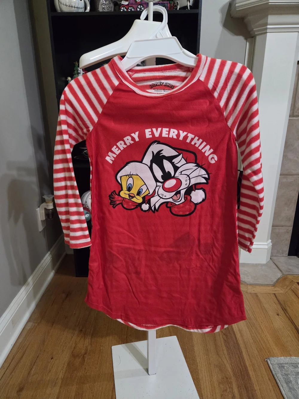 Warner Bros. Red 'Merry Everything' Kids Nightgown